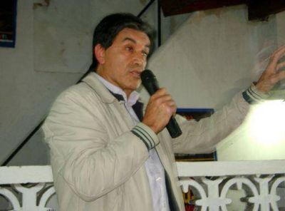 Miguel R�os inaugur� local massista y �Pato� Galmarini casi le arruina la fiesta