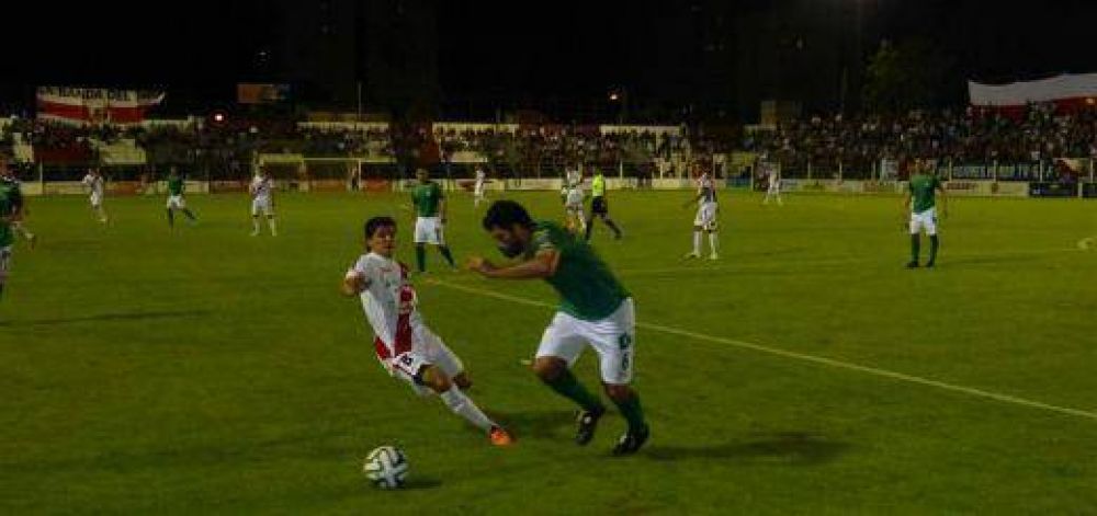 Guaran� volvi� a pagar caro su ingenuidad: Ferro le empat� sobre la hora y lo priv� de su primer triunfo