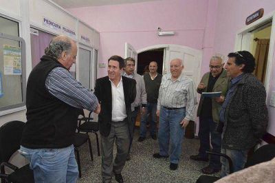 DARIO VISIT� LA SOCIEDAD DE FOMENTO Y CENTRO DE JUBILADOS SARMIENTO