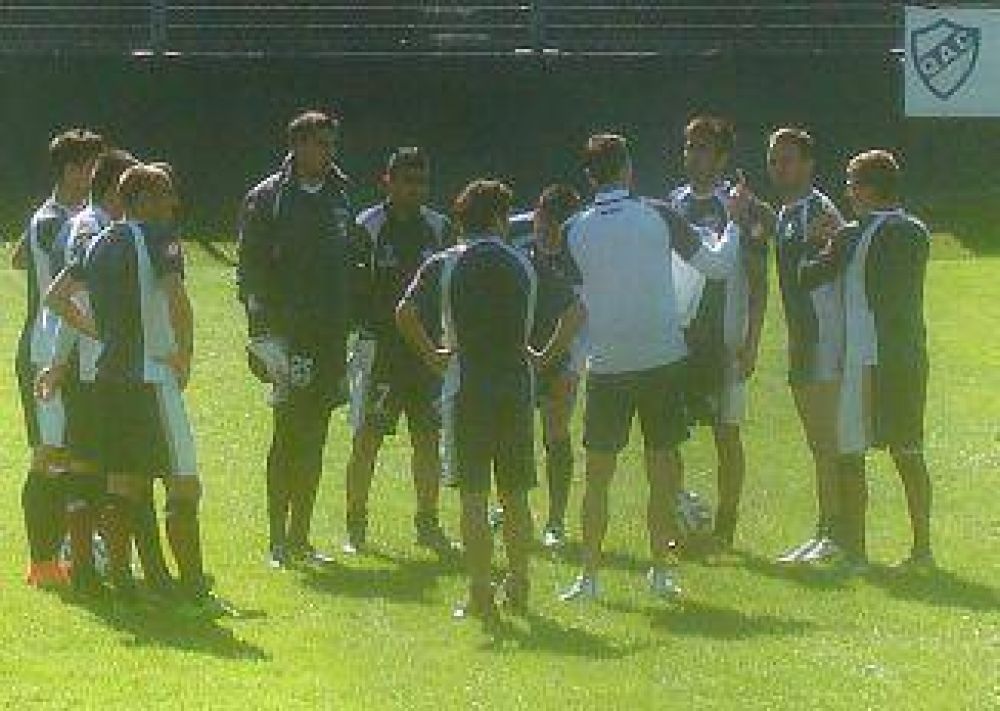 Quilmes hizo f�tbol y Quattrocchi todav�a tiene una duda para ma�ana