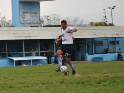 CADU SUM� OTRO TRIUNFO EN Z�RATE Y SUBE