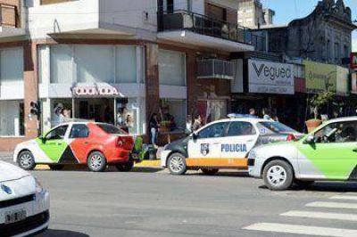 Tensi�n y malestar por el desalojo de puestos ambulantes de la Peatonal