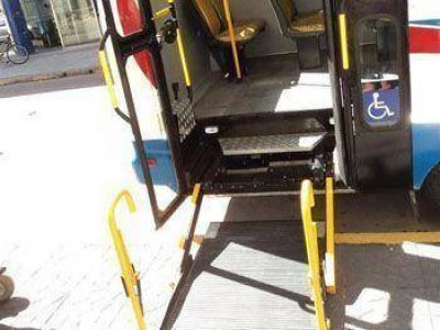 Presentaron en Pergamino el primer colectivo con rampa para discapacitados