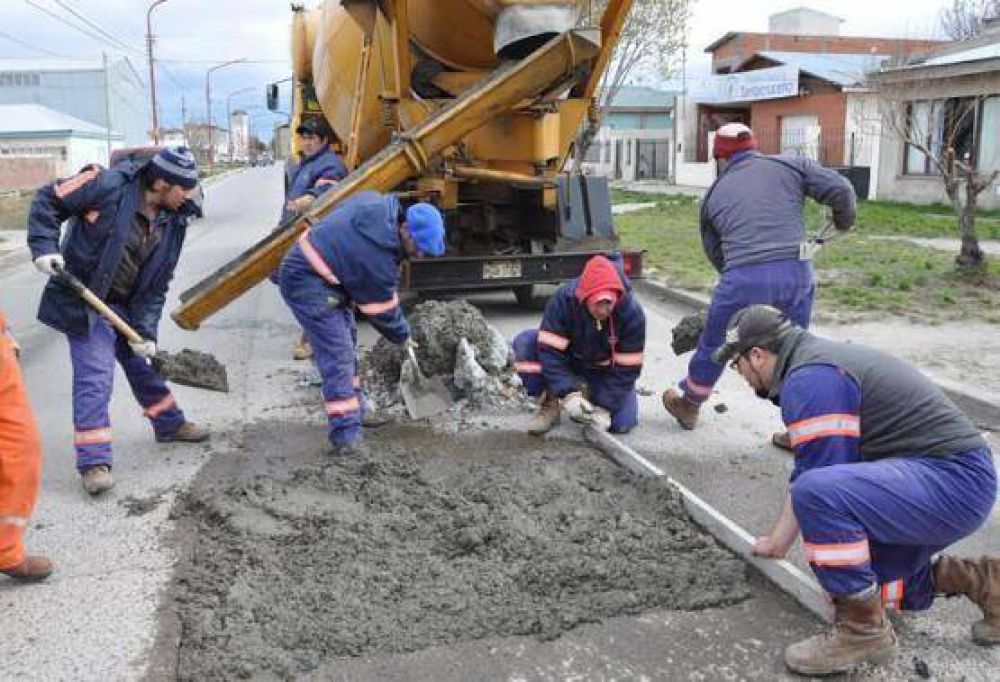 Contin�an los trabajos de reparaci�n de calles