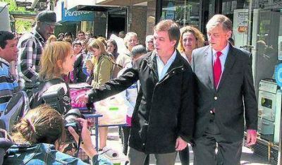 UNEN: Candidatos porte�os arrancan la campa�a