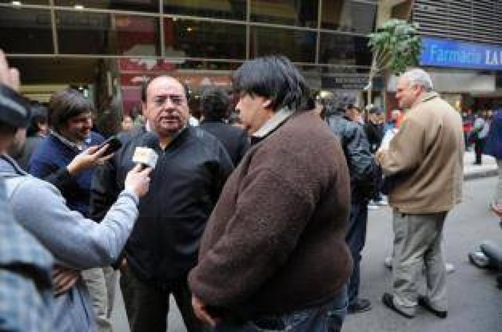 Analizan la actualidad de los trabajadores de prensa
