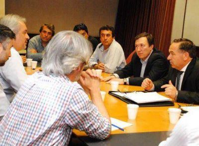 Por twitter Bevilacqua inform� sobre las viviendas de UOM, Sutiaga y Petroqu�micos
