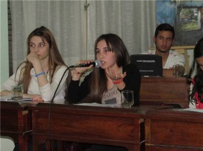 J�venes parlamentarios sesionaron en el Concejo