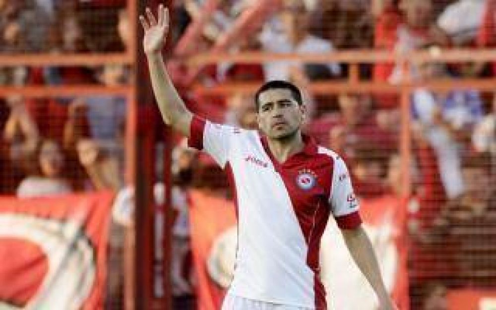 Copa Argentina: Con golazo de Riquelme Argentinos le gan� a Racing