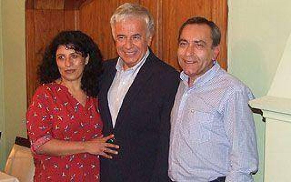 De la Sota visit� Monte Grande y propuso �un pacto por Argentina�