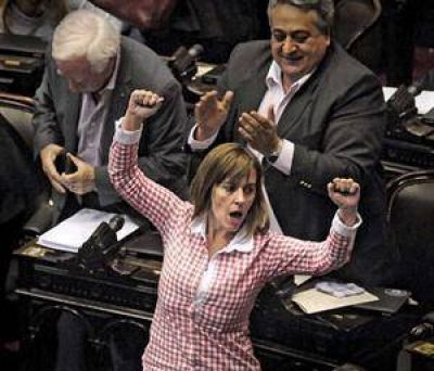 La oposici�n prometi� que si llega al poder derogar� la ley de abastecimiento