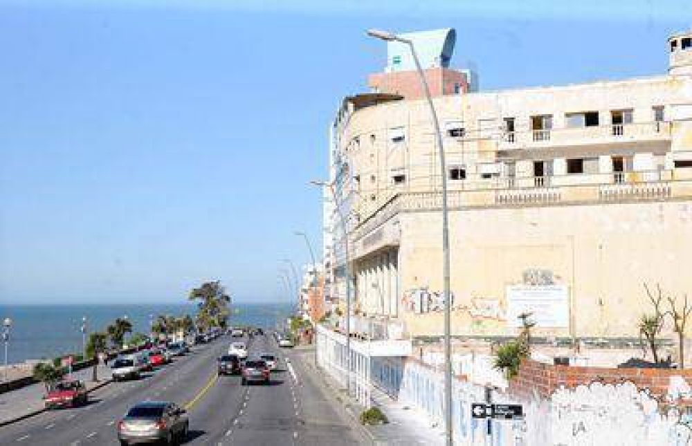 Comenzaron los trabajos para demoler el ex Hotel Hurlingham