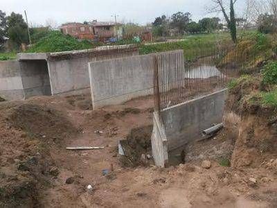 PIDEN INFORMES POR PARALIZACI�N DE PUENTE SOBRE EL ARROYO LA TAPERA