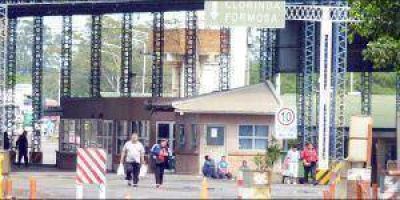 Largas filas y contratiempos por la protesta del personal de Aduanas en la frontera