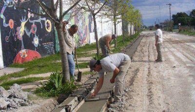 Avanzan con el cord�n cuneta paralelo a las v�as