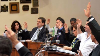 Se aprob� una ordenanza que obliga a los comerciantes a readecuar carteles en la calle