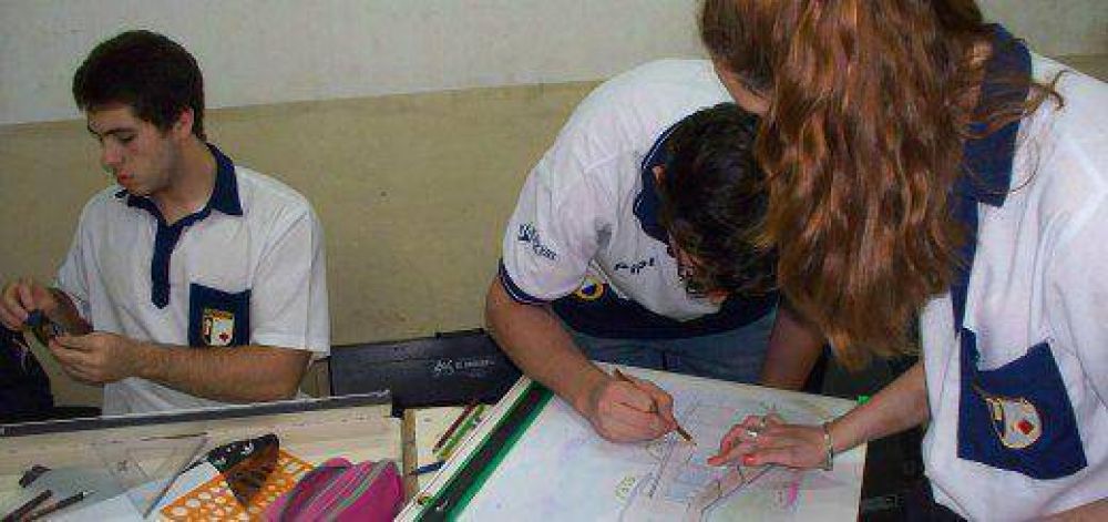 M�s de 30 estudiantes del Janssen compitieron en la instancia escolar de las Olimp�adas nacionales de Construcciones