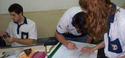 M�s de 30 estudiantes del Janssen compitieron en la instancia escolar de las Olimp�adas nacionales de Construcciones