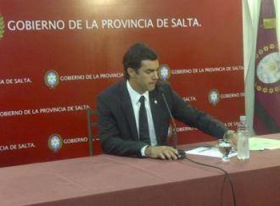 Urtubey se quebr�, finaliz� la conferencia y pidi� respeto para su familia