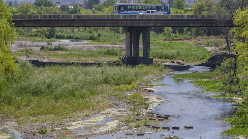 Empieza la limpieza del r�o Arenales 