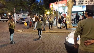 Video: La Izquierda imit� al �Gendarme Carancho� en el centro de Mendoza