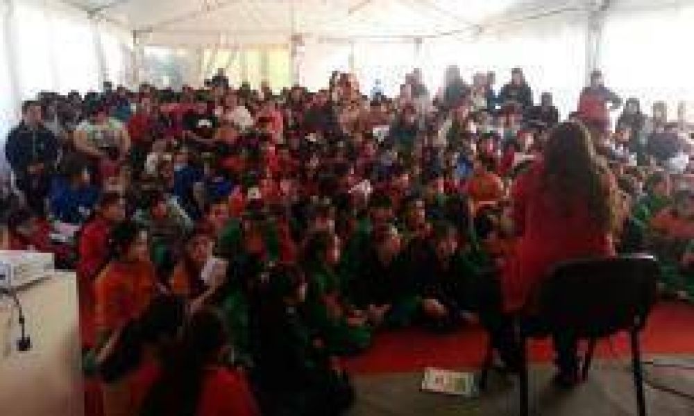 �La Fiesta del Libro municipal apunta a inculcar la lectura desde ni�os�