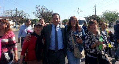 Empleados municipales marcharon hasta la Legislatura para recordar el �No� a la divisi�n de la ciudad