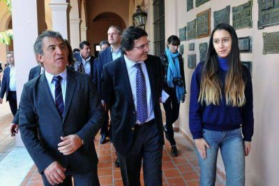Urribarri y Sileoni inauguraron obras de infraestructura educativa en Entre R�os