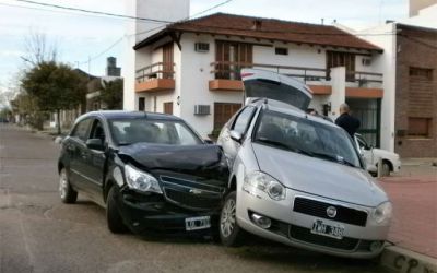 Violento choque frente a la plaza Urquiza