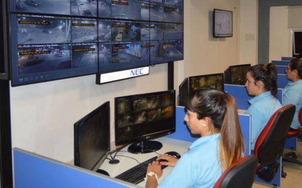 Seguridad: la Comuna present� c�maras, sistema de reconocimiento facial y botones antip�nico