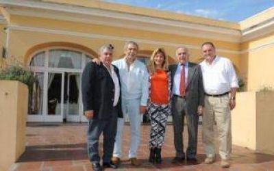 De Luc�a se reuni� con intendentes en San Nicol�s