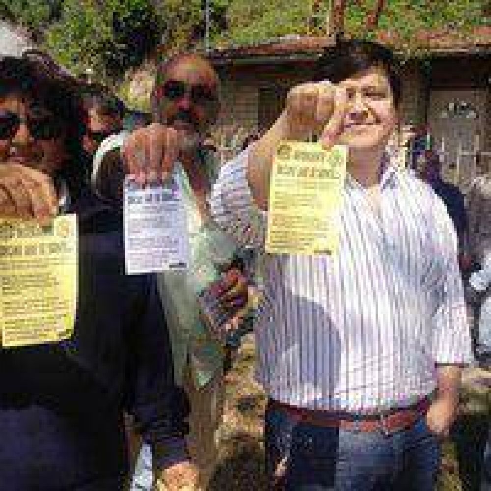 Silbidos e insultos para Guacone en el acto de Las Canaletas