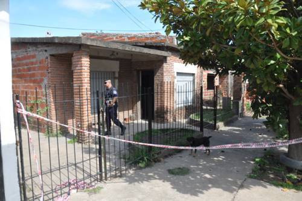 Conmoci�n en la zona sur: asesinaron a un hombre en el interior de su vivienda y lo hallaron tras una denuncia