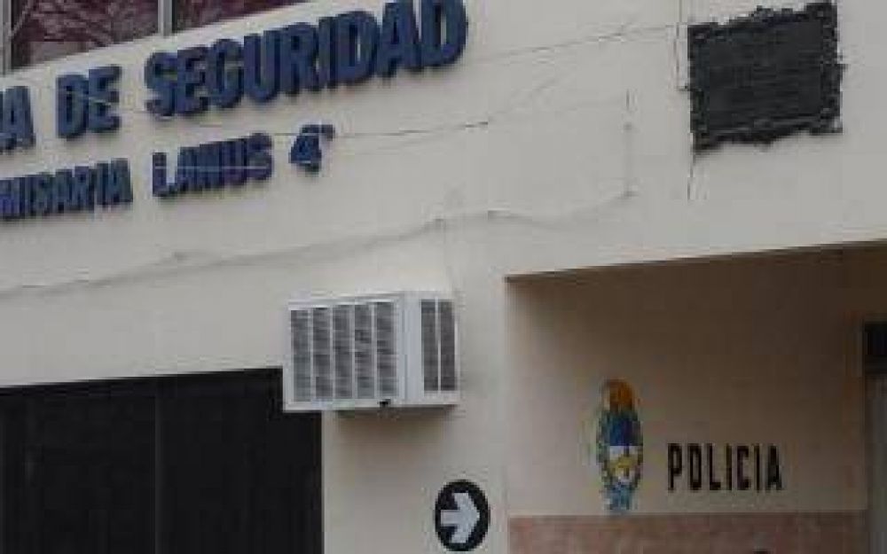 De pel�cula: Robaron 19 autos a una cuadra de la Comisar�a en Lan�s