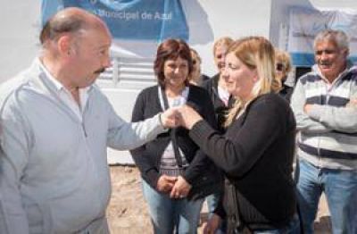 Inza entreg� otras dos viviendas en el barrio San Mart�n de Porres