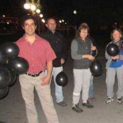 Gral. Villegas: los vecinos respondieron con globos negros a los dichos de un diputado K