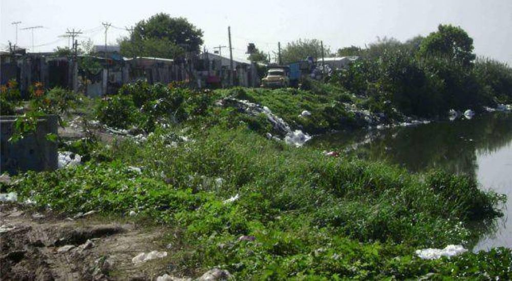Arroyo El Gato: Denuncian que Provincia apura relocalizacin ilegal y ofrece viviendas containers