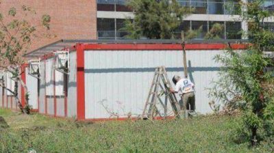 Compran m�s aulas container