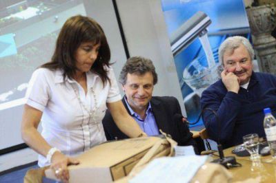 Se abrieron los primeros sobres de la licitaci�n del Centro de Abastecimiento de Tucum�n y Almafuerte