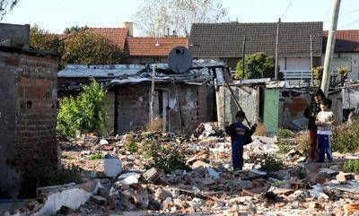 Barrios castigados por las usurpaciones y �cobro de peajes�