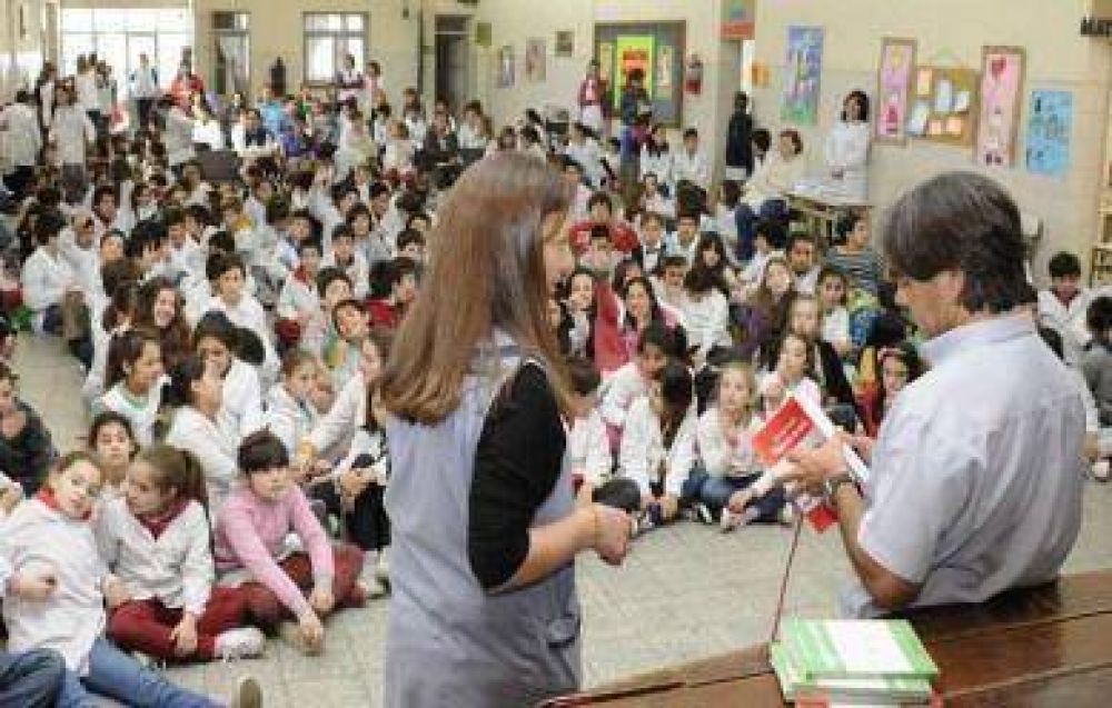 Alumnos, padres y directivos de la Escuela 34 se sumaron a la Maratn Nacional de Lectura