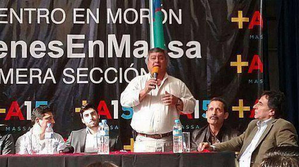 Videoconferencia con Sergio Massa: Carlos Selva, en encuentro juvenil en Mor�n