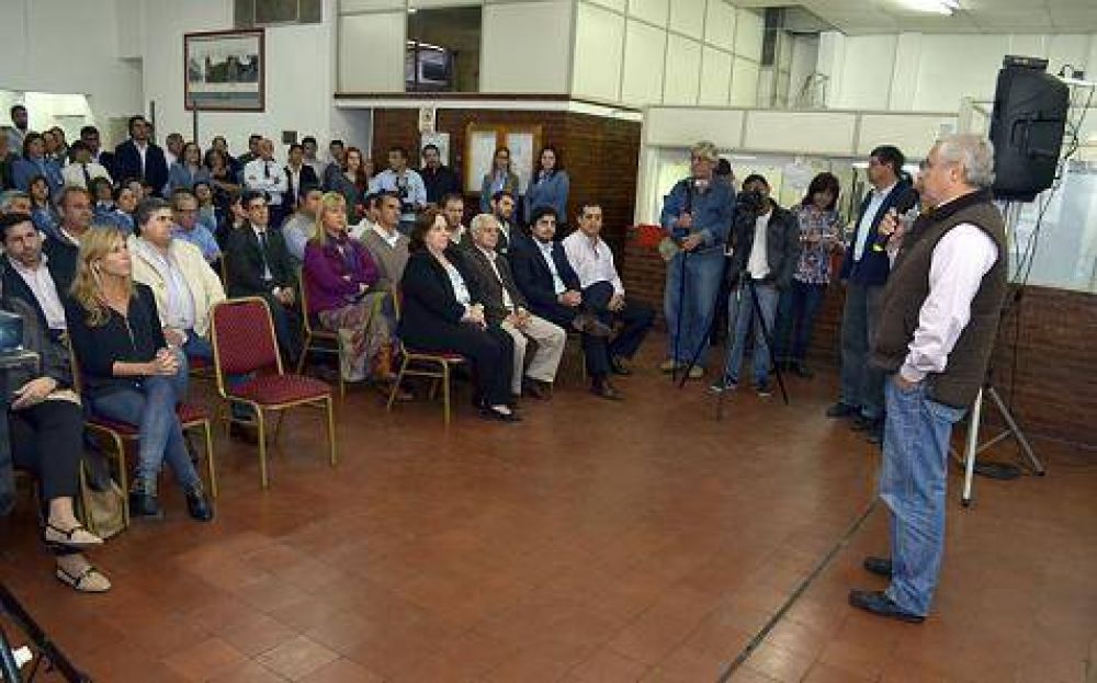 Fabi�n R�os anunci� la construcci�n de un nuevo edificio para la Caja Municipal de Pr�stamos