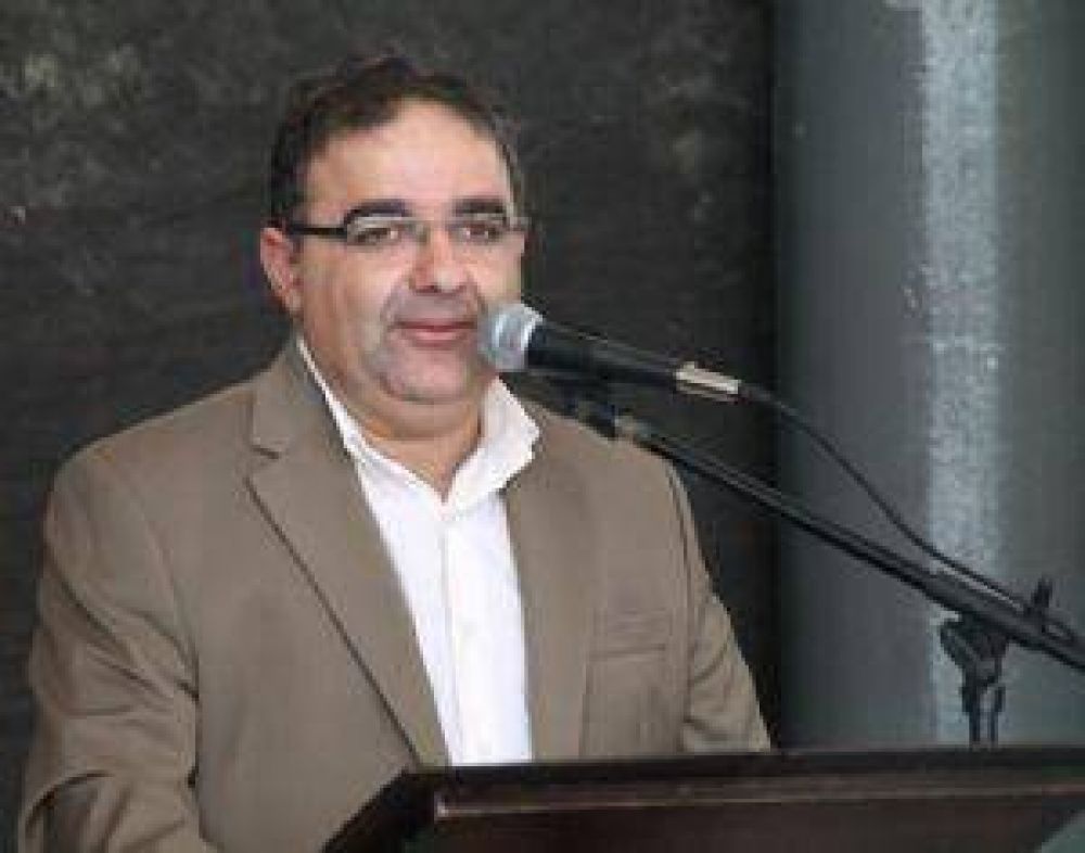 Clar�n dice que Ra�l Jalil ir� por la Gobernaci�n en 2015