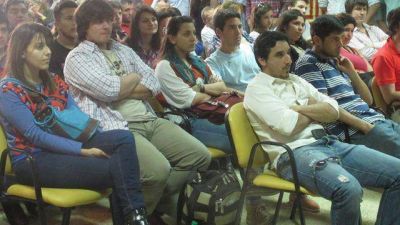 Massa habl� por una pantalla a j�venes entrerrianos	