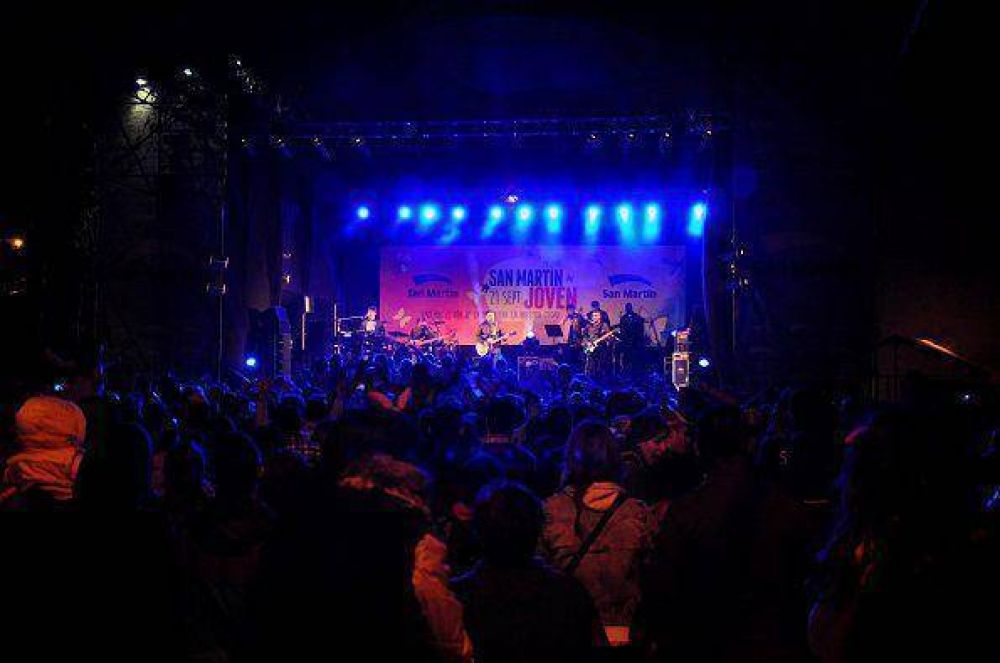 San Mart�n recibi� la Primavera con un gran festival en Parque Yrigoyen
