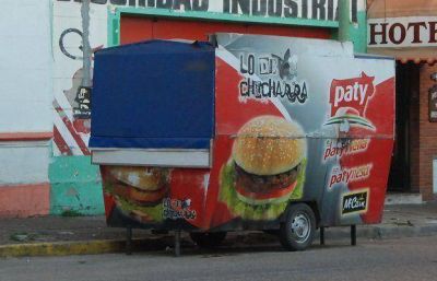 Buscan reglamentar el funcionamiento de los carritos pancheros de la ciudad