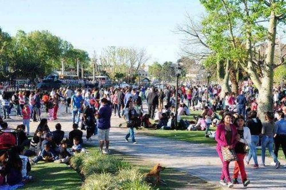 Multitudinario festejo del D�a de la Primavera en Tigre 