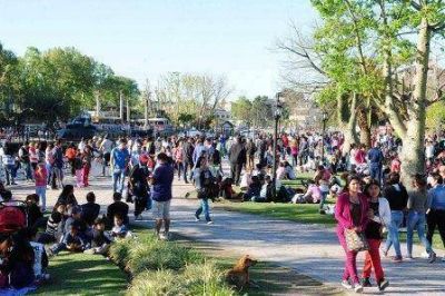 Multitudinario festejo del D�a de la Primavera en Tigre 