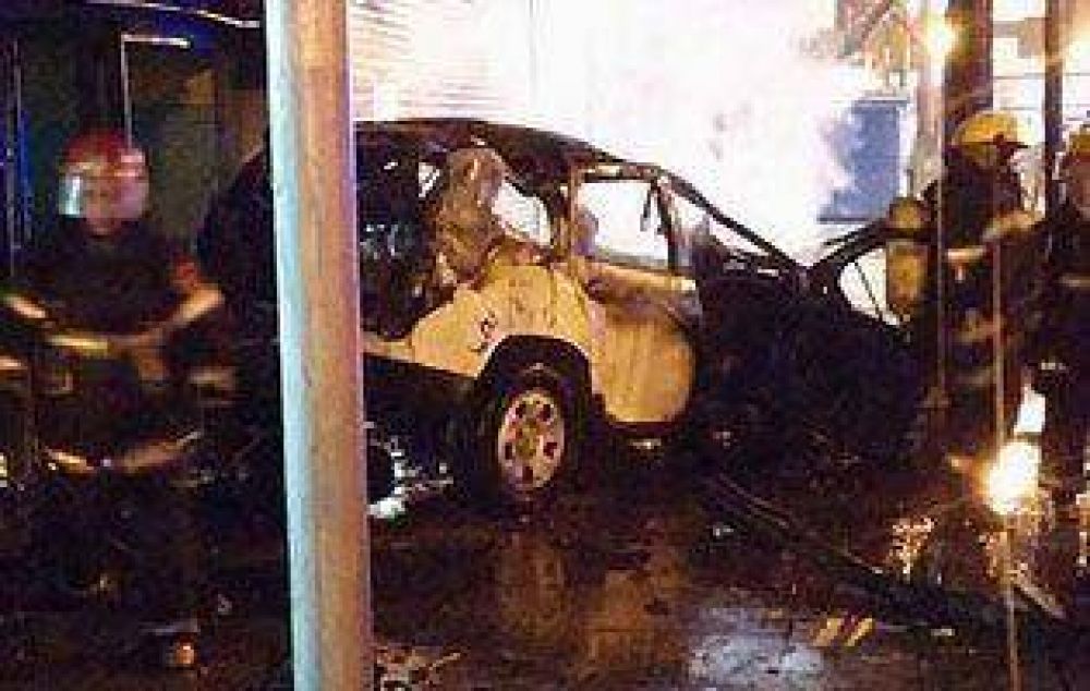Persecuci�n, choque y tiroteo en pleno centro de Avellaneda